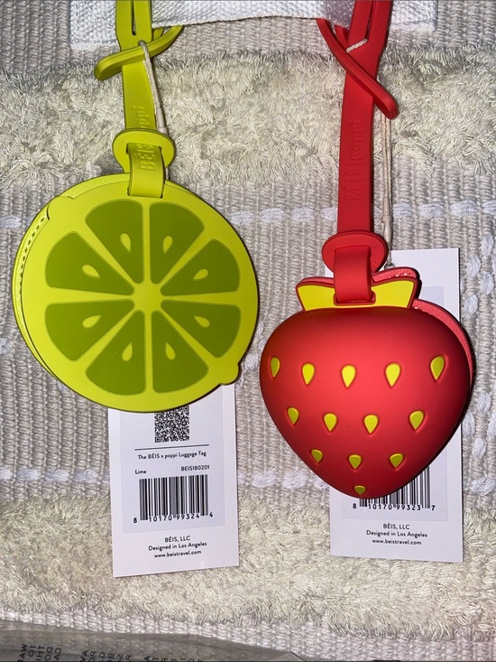 BEIS Handbags - BEIS x Poppi Luggage tag & mirror bag charm